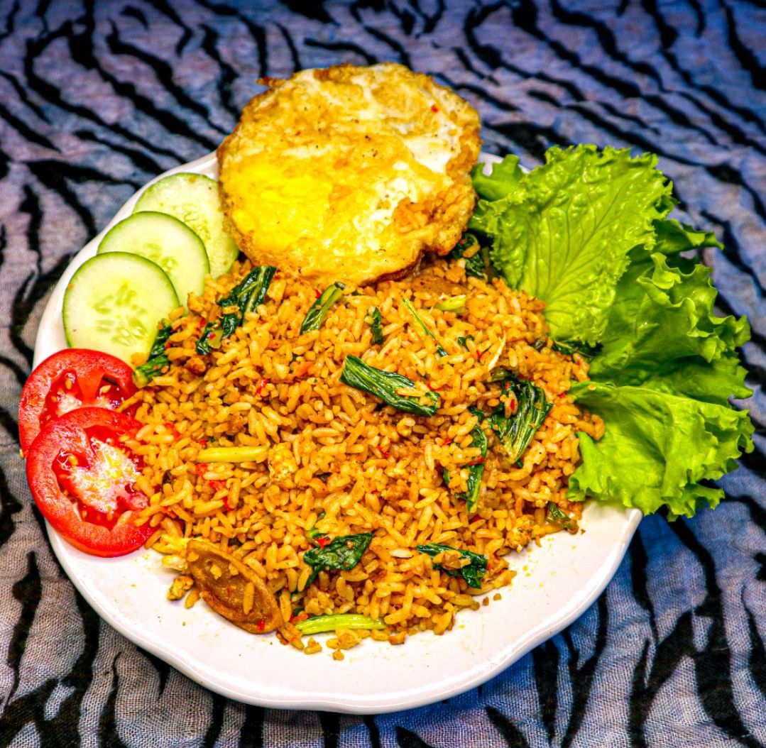 Nasi Goreng Mas Udin: Rasa yang Menggigit di Jantung Cilacap