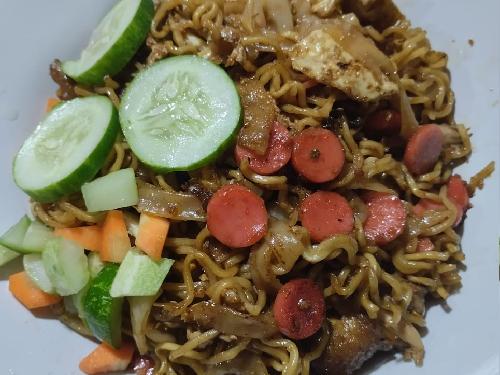 Nasi Goreng Mas Udin: Kenangan yang Menggigit di Jantung Cilacap