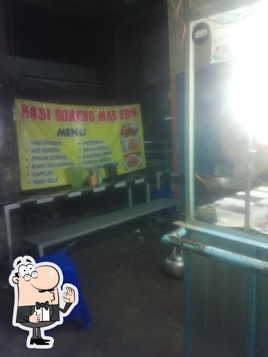 Nasi Goreng 'Mas Udin': Rasa yang Menghantarkan Kenangan di Jantung Cilacap